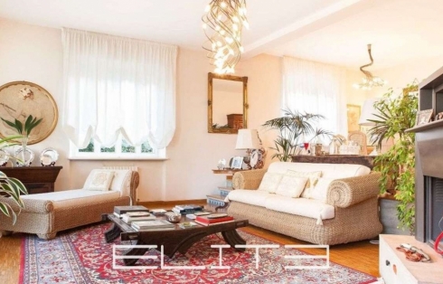Vendesi Splendida Villa con Vista Mare e Parco