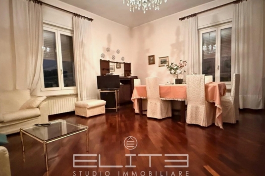 Quartiere Adriatico, ultimo piano con ascensore, ampia metratura