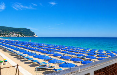 Appartamento con terrazzo con affaccio sul mare