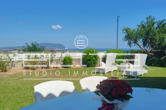 Villa di Lusso con Vista Mare e Finiture Prestigiose a Porto Recanati