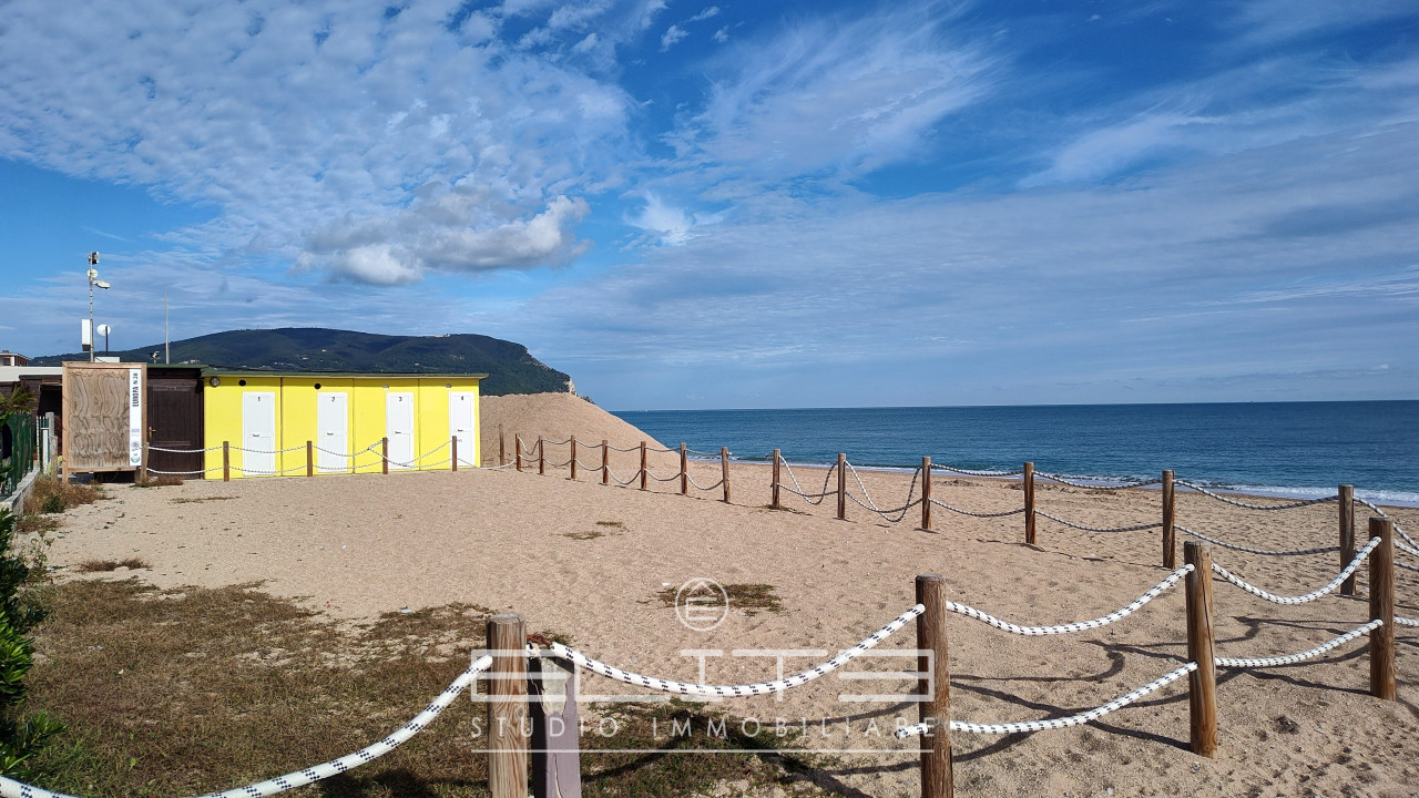 002__spiaggia_privata_wmk_0
